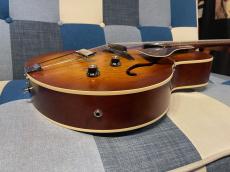 Godin 5th Avenue Kingpin P90 Cognac Burst_9