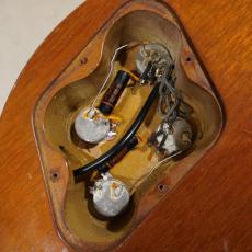 Gibson 1971 Les Paul Deluxe Gold Top_10