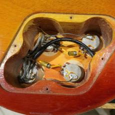 Gibson 1973 Les Paul Deluxe Cherry Sunburst_10