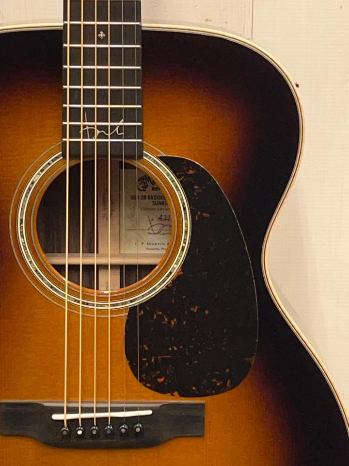 ギター Martin OOO-28 Brooke Ligertwood 000-28 Brooke Ligertwood Sunburst