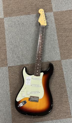 Fender Made in Japan Traditional 60s Stratocaster, Left-Handed, Rosewood Fingerboard, 3-Color Sunburst