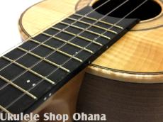 Akira Niihori Ukulele [Cobra]グランドコンサート カーリー栃/ウォルナット(裏1P) #02038_15