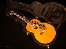 Gibson L-200 Emmylou Harris Model【エミルーハリスへの敬意を込めて製作された貴重モデル!  スモールボディからは想像出来ないスケール感と美しいメイプルサウンドが魅力の一本です! 】解説試奏動画ご覧ください。_3