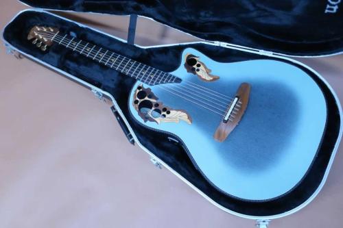 Ovation Adamas II. 1581-8 Blue / Double Epaulet Cutaway・Graphite Top・Deep Bowl Lyrachord Side and Back・Ebony Fingerboard・ Walnut and Maple Neck・ Optima Pre. (With Tuner)【With Original Hard Case】2000年製