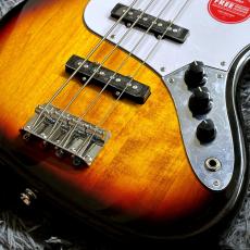 Squier Affinity Series Jazz Bass, Maple Fingerboard, White Pickguard, 3-Color Sunburst_3