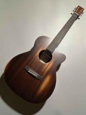 Martin 【ソファでゴロゴロしながら爪弾くのに丁度いいギター】000CJRE Street Master_2