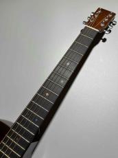 Martin 【ソファでゴロゴロしながら爪弾くのに丁度いいギター】000CJRE Street Master_3