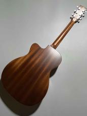 Martin 【ソファでゴロゴロしながら爪弾くのに丁度いいギター】000CJRE Street Master_8