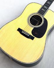 Martin 【腹に響く低音と迸るリッチなトーン】 D-45 Standard #3023317 【玉座に君臨する最上位モデル】