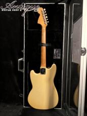 Fender Mustang 1965-66年製 White /Figured Neck & Slab Rosewood w/Show-Case & OHC "Owned & Played by PATA"_3