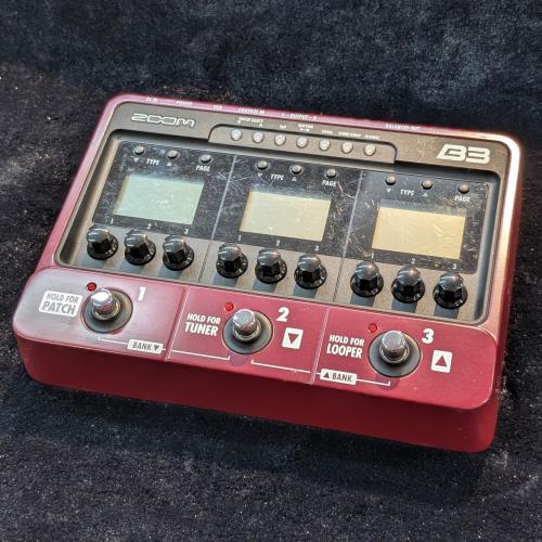 ZOOM B3 Bass Effects & Amp Simulator Pedal