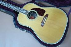 Gibson Custom Shop J-45 VINE / Abalone Vine Inlay ・Solid Spruce Top・Solid Madagascar Rosewood Side and Back・Grover Gold peg・Crown Inlay・Abalone Trim and Rosette・Madagascar Rosewood Fingerboard and Bridge【Wit_2