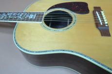 Gibson Custom Shop J-45 VINE / Abalone Vine Inlay ・Solid Spruce Top・Solid Madagascar Rosewood Side and Back・Grover Gold peg・Crown Inlay・Abalone Trim and Rosette・Madagascar Rosewood Fingerboard and Bridge【Wit_13