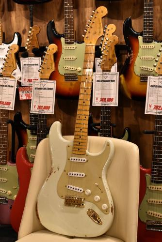 Fender Custom Shop 70th Anniversary 1954 Stratocaster Relic Desert Tan #5132【軽量3.35kg、Dave Gilmore #0001】