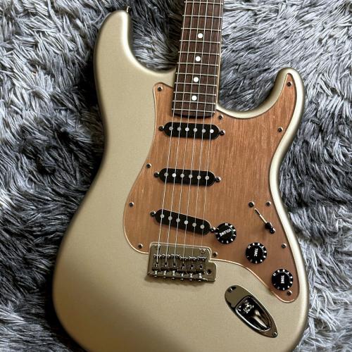 Fender Made in Japan Hybrid II 2026 Collection Stratocaster Satin Metallic Matte Champagne Mirage