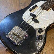 Fender JMJ Road Worn Mustang Bass Black_3