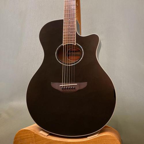 YAMAHA APX600 / BLK
