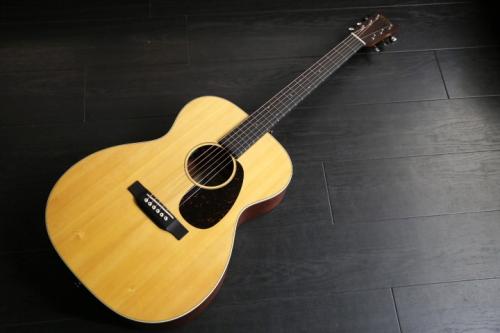 Martin OM-10E　Martin E1　純正プリアンプ　チューナー内蔵ピックアップ付き　お買得品