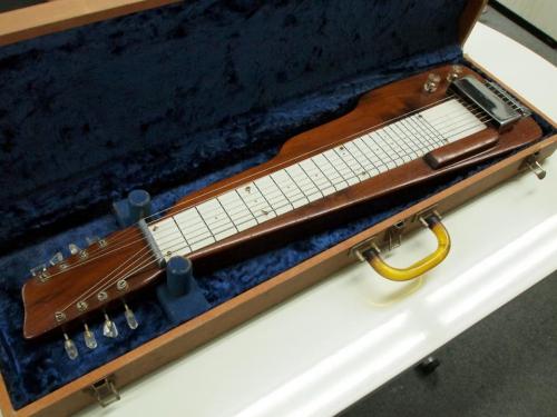 MAGNATONE Lap Guitar 8st.