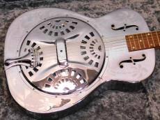 Dobro Model 33H '81_5