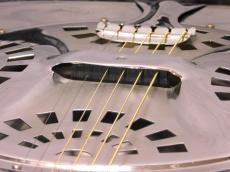 Dobro Model 33H '81_11