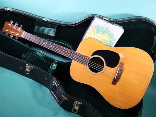 Martin D-18