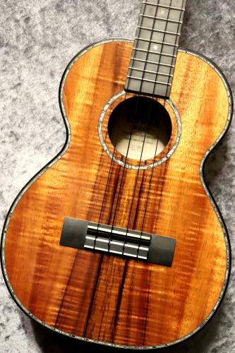 Kamaka 【monoケースプレゼント!!】HF-3D2 #211833【テナー】【一押しイケメン個体】【池袋店在庫品】