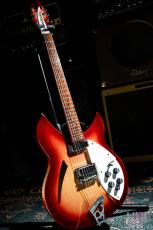 Rickenbacker Model 330 fireglo / 2000