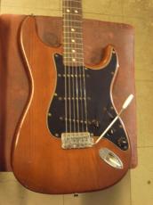 Fender STRATOCASTER (1977)