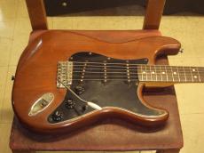 Fender STRATOCASTER (1977)_4