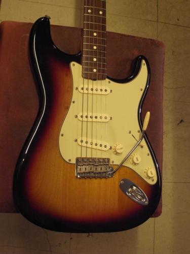 Fender AMERICAN VINTAGE 62 STRATOCASTER (2005)