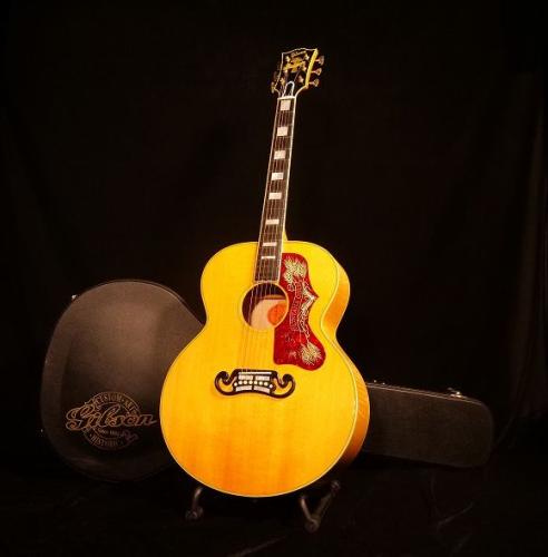 Gibson Custom Shop Montana Gold【巨匠マスタービルダー”レン・ファーガソン”監修 J-200をベースに製造されたスペシャルモデル!  ならではの素晴らしいサウンドをお楽しみ頂けます! 】解説試奏動画ご覧頂けます。