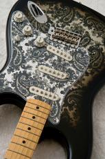 Fender MIJ LTD STRATOCASTER Black Paisley 【2025年限定】【JD25029615】【3.51kg】_4