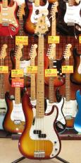 Fender Limited International Color Precision Bass_2