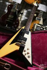Gibson Custom Shop Edition Michael Schenker Flying V 1994 Black & White_2