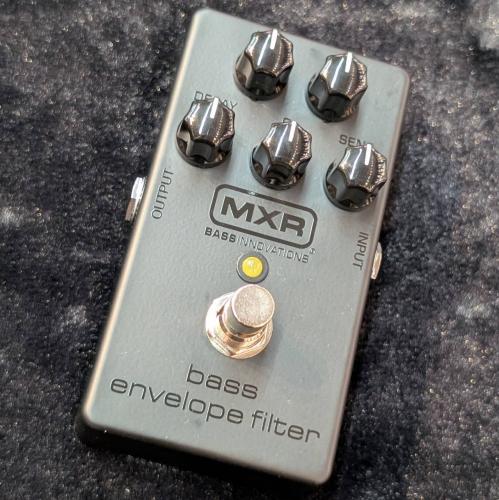 MXR M82B BLACKOUT SERIES BASS ENVELOPE FILTER