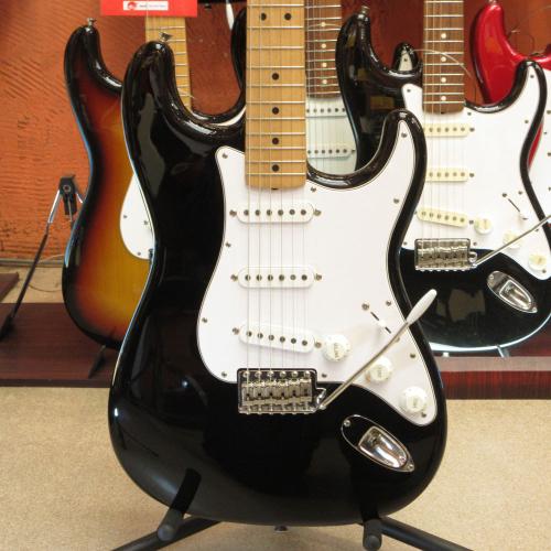 Fender Japan ST-STD