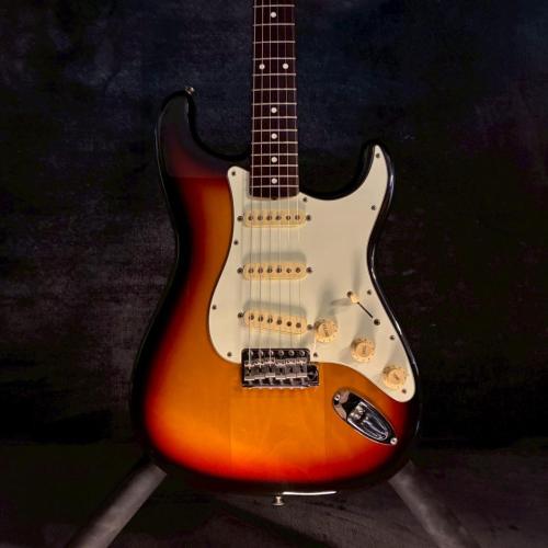 Fender Japan ST62 3tone Sunburst JD serial 2012【3.24kg】
