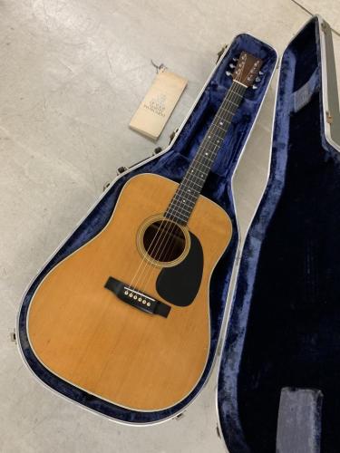 Martin D-28  1975年製 ブルーケース付き!