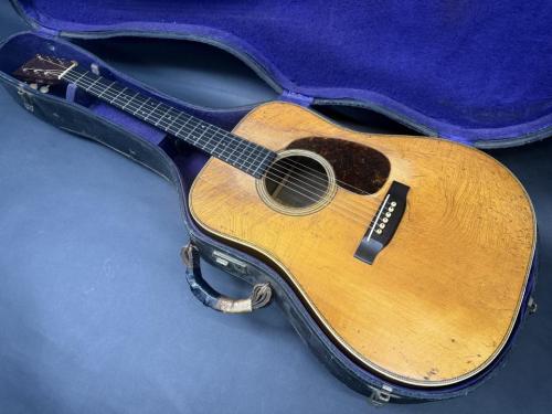 Martin D-28 1943年製 / Solid Adirondack Spruce Top・Solid Brazilian Rosewood Side and Back・Diamond & Square Inlay・Ebony Fingerboard & Bridge・Long Saddle・Tortoise Color Pick guard【With Hard Case】
