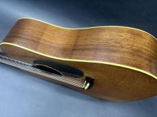 Martin D-28 1943年製 / Solid Adirondack Spruce Top・Solid Brazilian Rosewood Side and Back・Diamond & Square Inlay・Ebony Fingerboard & Bridge・Long Saddle・Tortoise Color Pick guard【With Hard Case】_5