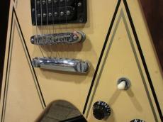 Gibson 1985 Limited Edition Flying V Designer Series White_3