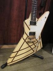 Gibson 1984 Limited Edition Explorer Designer Series White_2