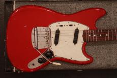 Fender 1965 Mustang_3
