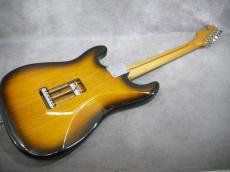 Fender  U.S. Vintage '57 Stratocaster 1995 ニトロセルロースラッカー_2