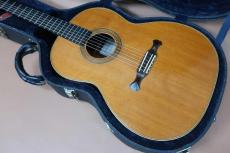 Crescent Moon by Tone Wood  (日比 伸也) / Original Gotoh Peg・30 years Seasoning Solid Cedar top・Solid Jacaranda Side and Back・Ebony Fingerboard・Jacaranda Bridge・　Bird’s Eye Maple Binding 【With Original Hard Case】 1998年製_2