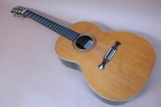 Crescent Moon by Tone Wood  (日比 伸也) / Original Gotoh Peg・30 years Seasoning Solid Cedar top・Solid Jacaranda Side and Back・Ebony Fingerboard・Jacaranda Bridge・　Bird’s Eye Maple Binding 【With Original Hard Case】 1998年製_3