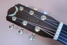 Crescent Moon by Tone Wood  (日比 伸也) / Original Gotoh Peg・30 years Seasoning Solid Cedar top・Solid Jacaranda Side and Back・Ebony Fingerboard・Jacaranda Bridge・　Bird’s Eye Maple Binding 【With Original Hard Case】 1998年製_8
