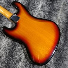 Fender American VIntage 62 Jazz Bass 3-Tone Sunburst_4