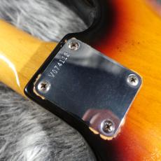 Fender American VIntage 62 Jazz Bass 3-Tone Sunburst_6